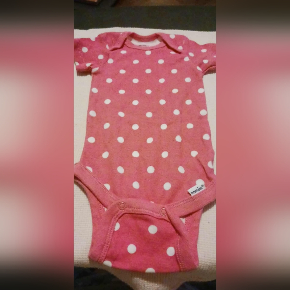 Gerber Pink and White Polka Dot Girl Baby Onesie Size 0-3.    A-30